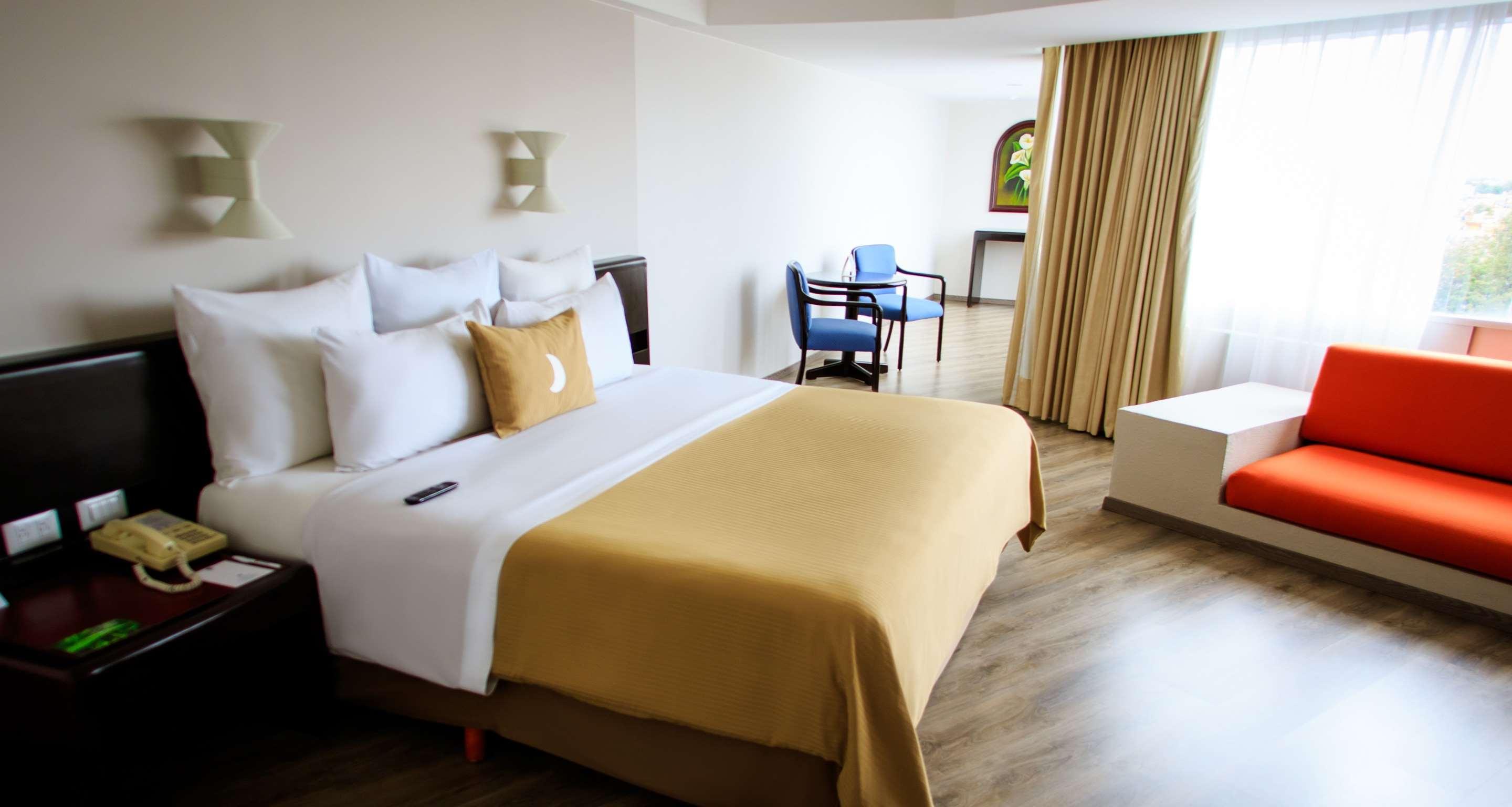 Grand Cantalagua Hotel Morelia, BW Signature Collection Εξωτερικό φωτογραφία A room at the hotel
