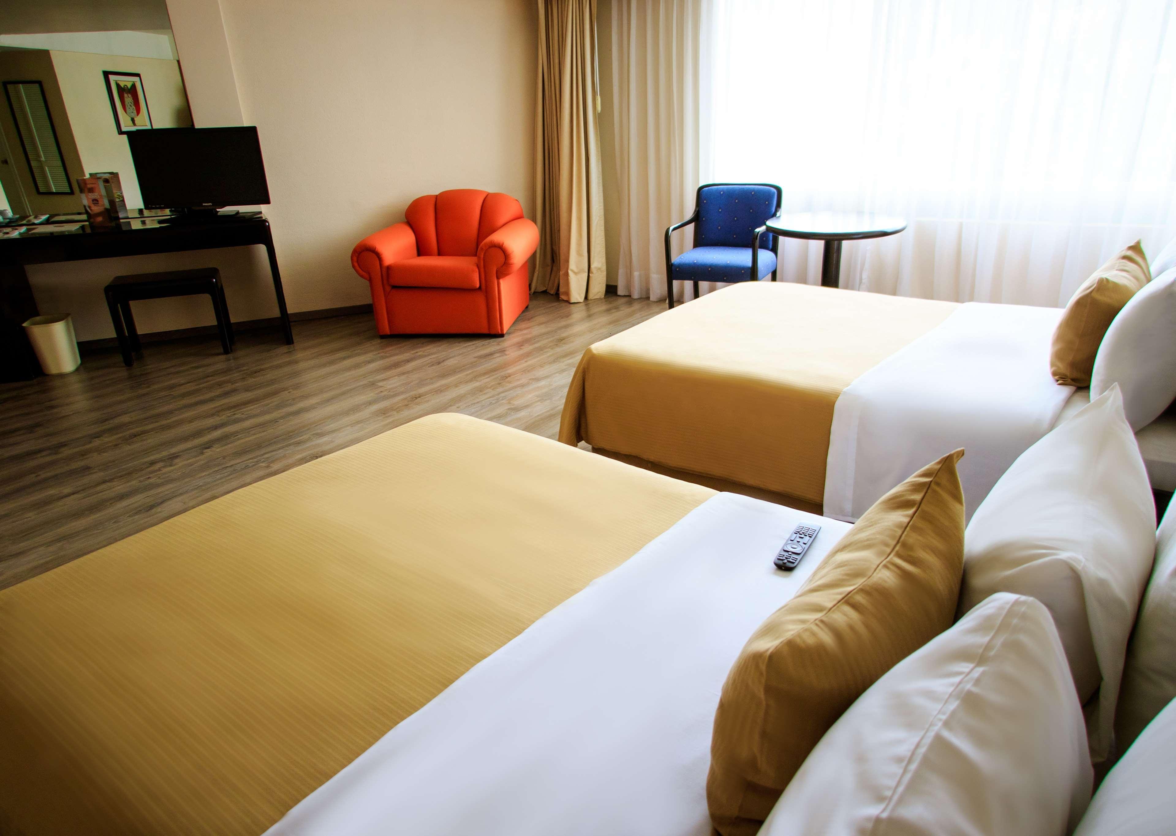 Grand Cantalagua Hotel Morelia, BW Signature Collection Εξωτερικό φωτογραφία A room at the hotel