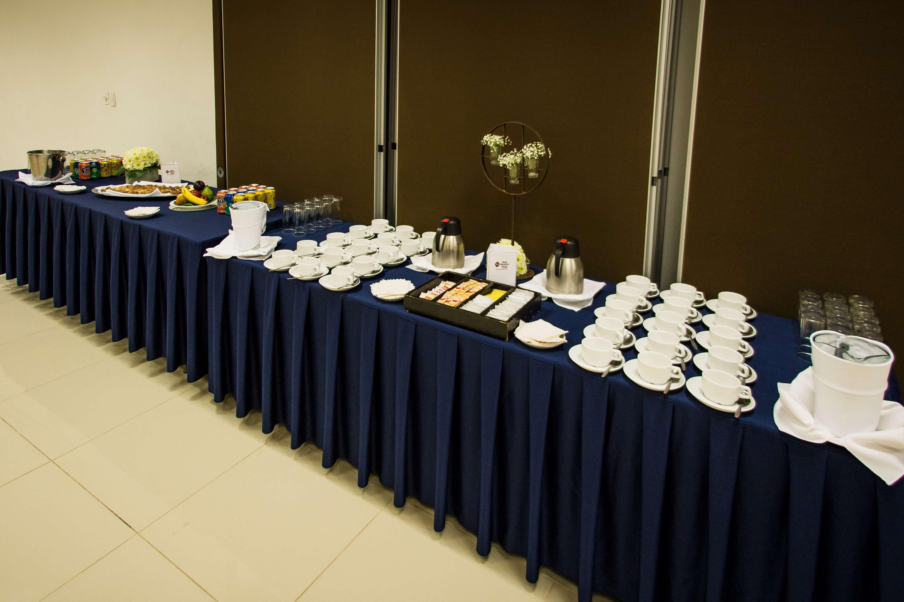 Grand Cantalagua Hotel Morelia, BW Signature Collection Εξωτερικό φωτογραφία A buffet table
