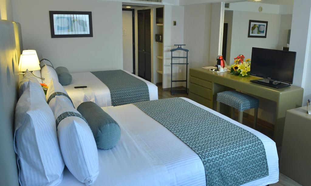 Grand Cantalagua Hotel Morelia, BW Signature Collection Εξωτερικό φωτογραφία A room at the hotel
