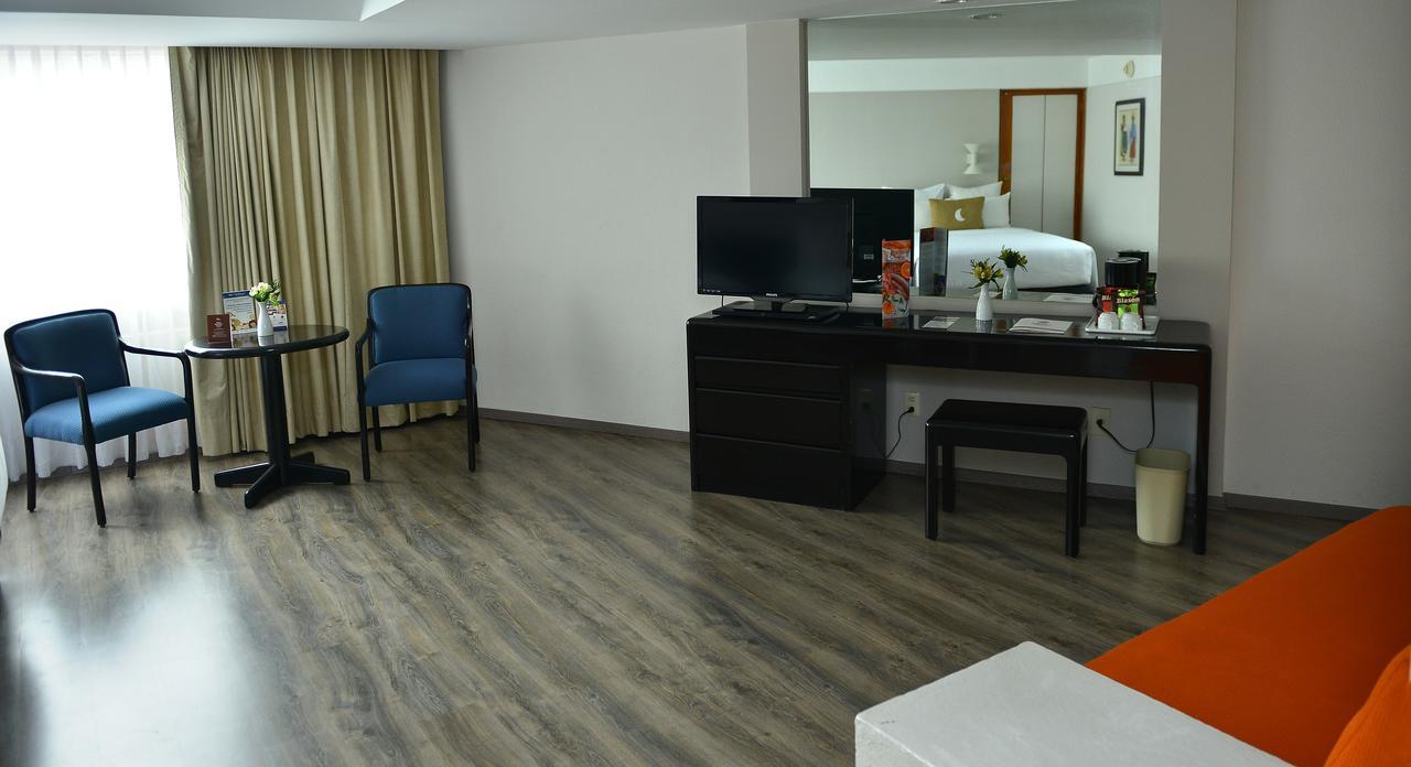 Grand Cantalagua Hotel Morelia, BW Signature Collection Εξωτερικό φωτογραφία A room at the hotel