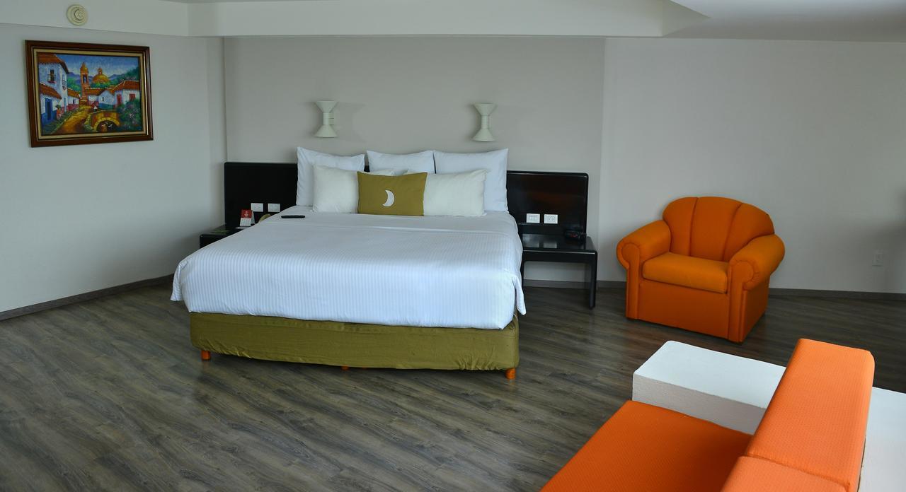 Grand Cantalagua Hotel Morelia, BW Signature Collection Εξωτερικό φωτογραφία A room at the hotel